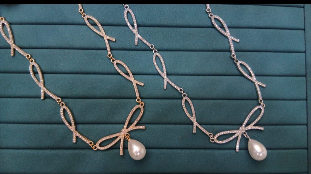 Bow Ribbon Pearl Necklace