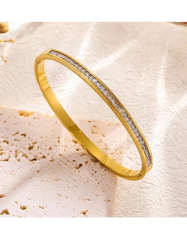 AUREILIA LINE BANGLES